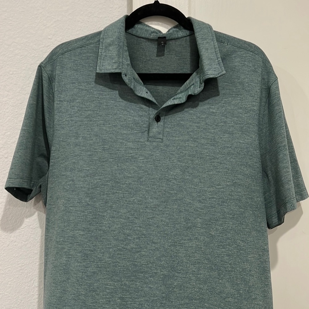 Men’s Lululemon polo